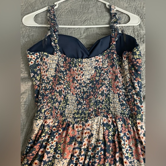 Floral skater dress w/ padded bodice and stretch back - Picture 4 of 4